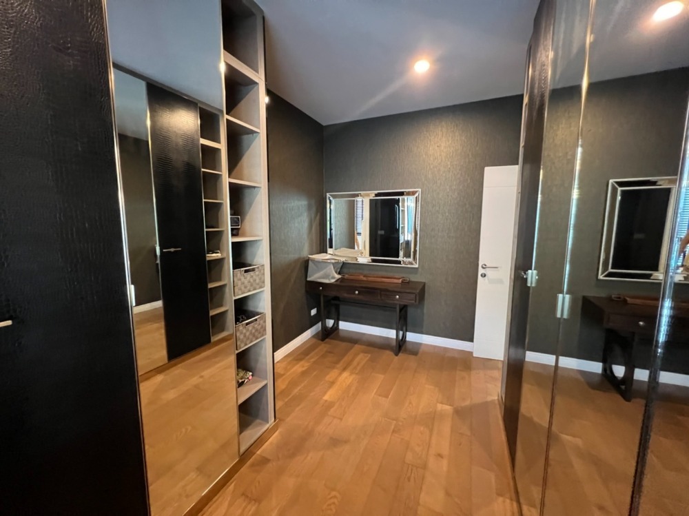 For RentHousePattanakan, Srinakarin : 🚩FOR RENT LUXURY HOUSE, a single house, very big corner 🔥 House number is already rich 🔥 Ready to stay - special price 🔥