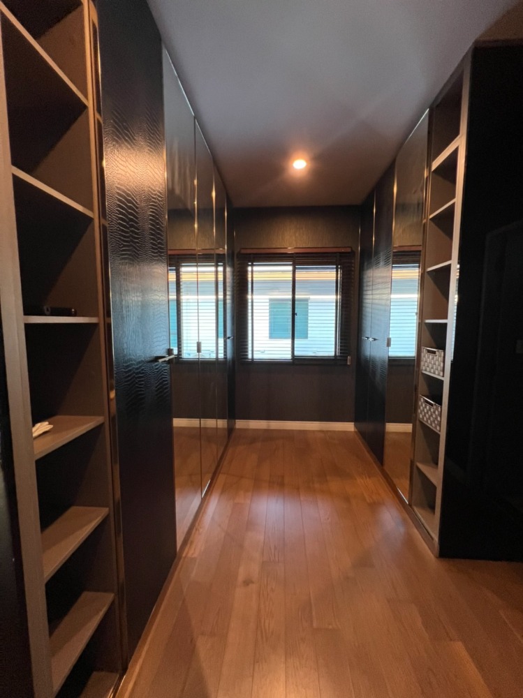 For RentHousePattanakan, Srinakarin : 🚩FOR RENT LUXURY HOUSE, a single house, very big corner 🔥 House number is already rich 🔥 Ready to stay - special price 🔥