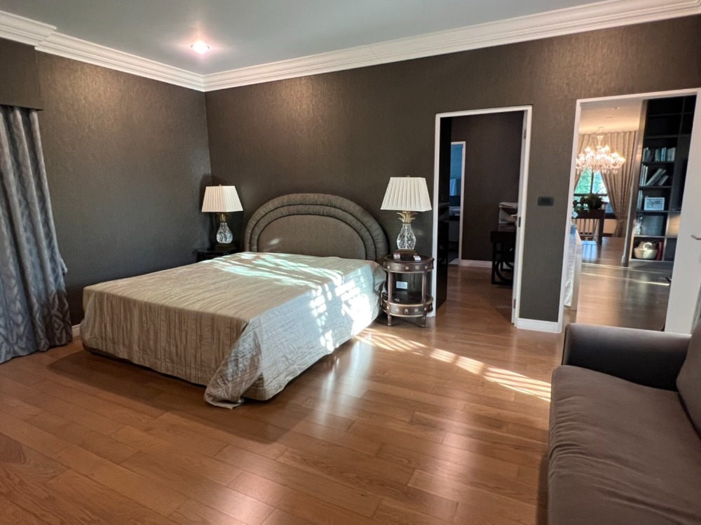 For RentHousePattanakan, Srinakarin : 🚩FOR RENT LUXURY HOUSE, a single house, very big corner 🔥 House number is already rich 🔥 Ready to stay - special price 🔥