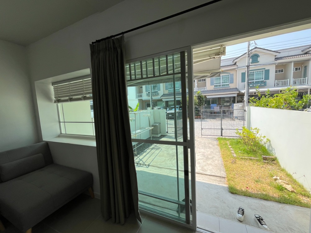 ให้เช่าทาวน์โฮมสมุทรปราการ สำโรง : 🏡🏡อัพเดตบ้านว่าง🐶😸 ทาวน์โฮม หลังเมกะ บางนา เริ่มต้น 17,000 บาท 2 ห้องนอน 3 ห้องน้ำ เลี้ยงสัตว์ได้  Indy (1) bangna km.7 ✅ 18,000฿ เลี้ยงสัตว์ได้ https://www.livinginsider.com/re/2457199  Indy (1) bangna km.7 ✅ 19,000