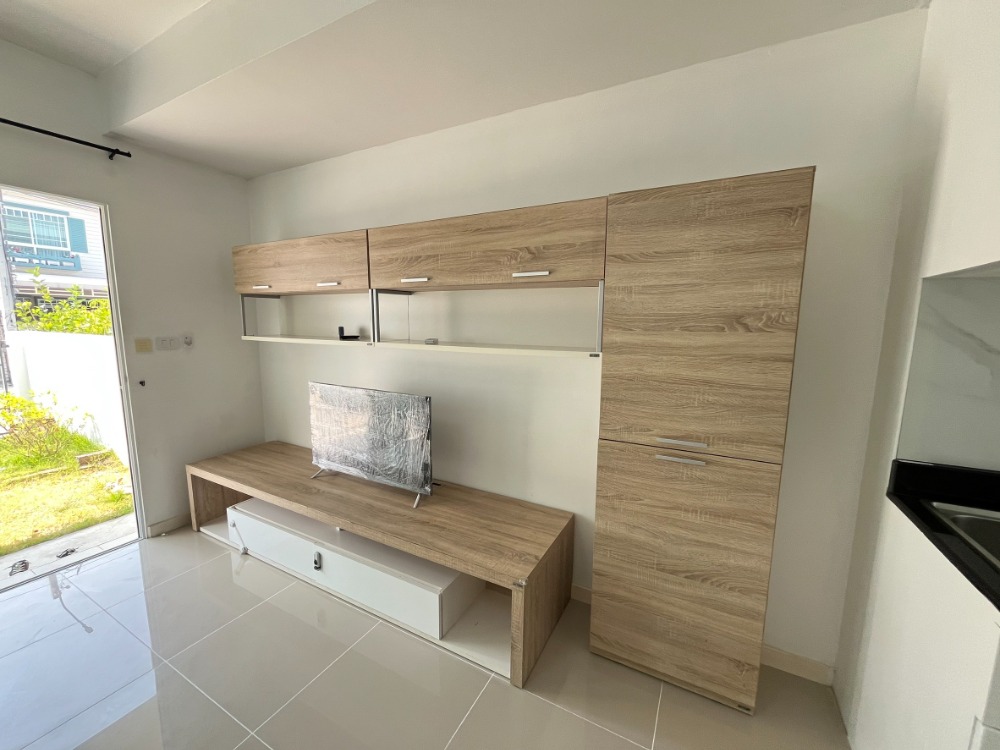 ให้เช่าทาวน์โฮมสมุทรปราการ สำโรง : 🏡🏡อัพเดตบ้านว่าง🐶😸 ทาวน์โฮม หลังเมกะ บางนา เริ่มต้น 17,000 บาท 2 ห้องนอน 3 ห้องน้ำ เลี้ยงสัตว์ได้  Indy (1) bangna km.7 ✅ 18,000฿ เลี้ยงสัตว์ได้ https://www.livinginsider.com/re/2457199  Indy (1) bangna km.7 ✅ 19,000