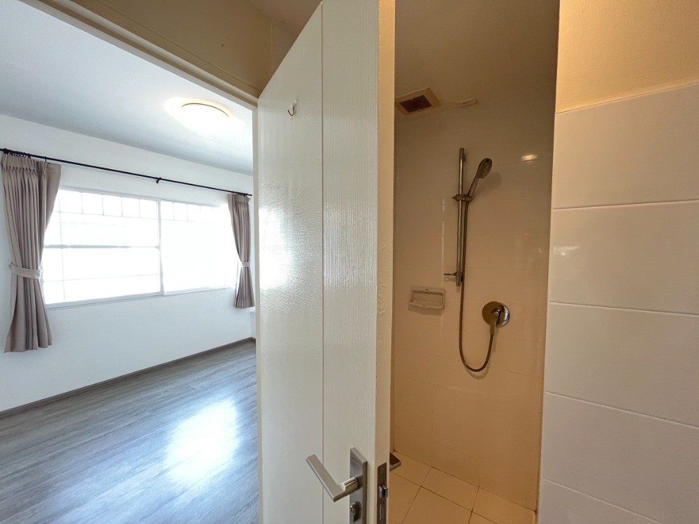 ให้เช่าทาวน์โฮมสมุทรปราการ สำโรง : 🏡🏡อัพเดตบ้านว่าง🐶😸 ทาวน์โฮม หลังเมกะ บางนา เริ่มต้น 17,000 บาท 2 ห้องนอน 3 ห้องน้ำ เลี้ยงสัตว์ได้  Indy (1) bangna km.7 ✅ 18,000฿ เลี้ยงสัตว์ได้ https://www.livinginsider.com/re/2457199  Indy (1) bangna km.7 ✅ 19,000