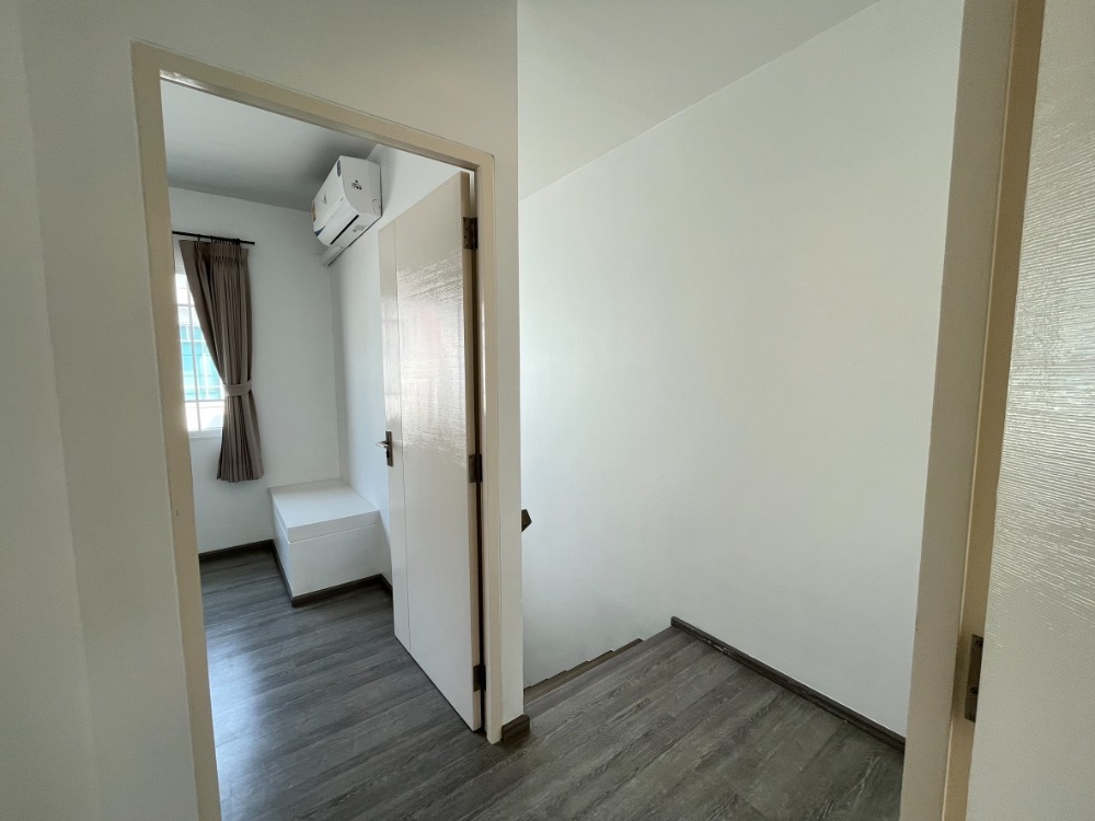 ให้เช่าทาวน์โฮมสมุทรปราการ สำโรง : 🏡🏡อัพเดตบ้านว่าง🐶😸 ทาวน์โฮม หลังเมกะ บางนา เริ่มต้น 17,000 บาท 2 ห้องนอน 3 ห้องน้ำ เลี้ยงสัตว์ได้  Indy (1) bangna km.7 ✅ 18,000฿ เลี้ยงสัตว์ได้ https://www.livinginsider.com/re/2457199  Indy (1) bangna km.7 ✅ 19,000