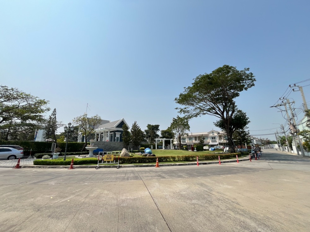 ให้เช่าทาวน์โฮมสมุทรปราการ สำโรง : 🏡🏡อัพเดตบ้านว่าง🐶😸 ทาวน์โฮม หลังเมกะ บางนา เริ่มต้น 17,000 บาท 2 ห้องนอน 3 ห้องน้ำ เลี้ยงสัตว์ได้  Indy (1) bangna km.7 ✅ 18,000฿ เลี้ยงสัตว์ได้ https://www.livinginsider.com/re/2457199  Indy (1) bangna km.7 ✅ 19,000