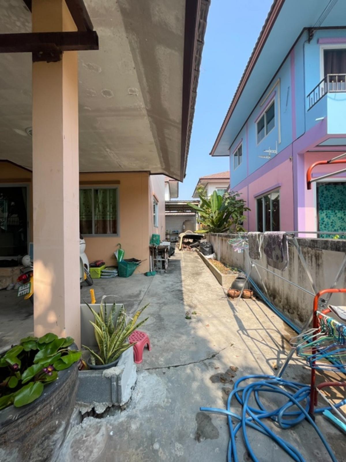 ขายบ้านนนทบุรี บางใหญ่ บางบัวทอง : ขายด่วน บ้านเดี่ยวหลังใหญ่  บ้านทิวตะวัน บางใหญ่ ซอยโรงเรียนสารสาสน์วิเทศ บางบัวทอง 55.70 ตรว