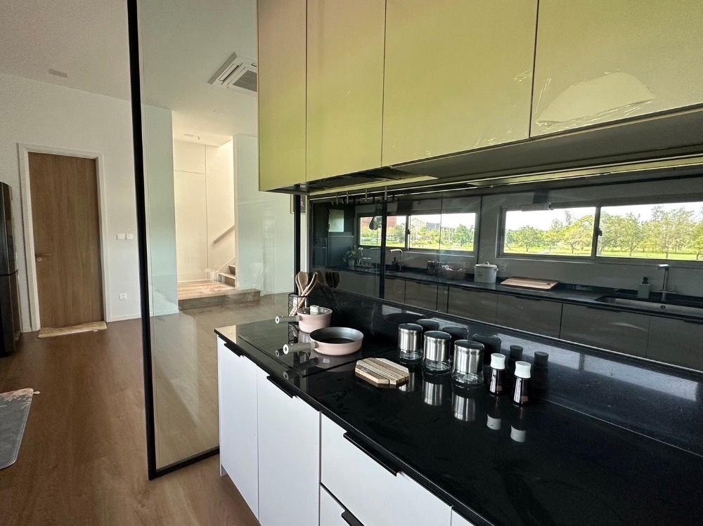 For RentHousePattanakan, Srinakarin : Vive Krungthepkeeta 3 bedrooms