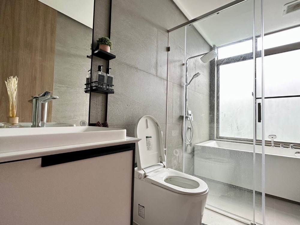 For RentHousePattanakan, Srinakarin : Vive Krungthepkeeta Brandnew