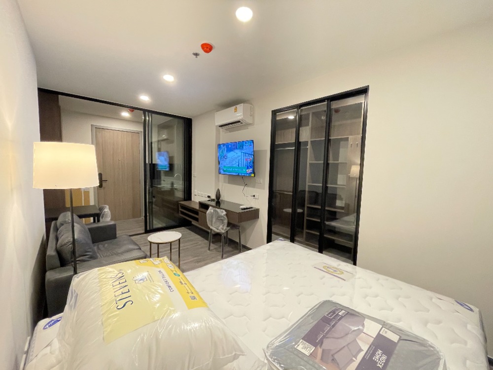 For RentCondoLadprao101, Happy Land, The Mall Bang Kapi : The Origin Ladprao-bangkapi New room with Walk-in Closet Pool views with complete new electrical appliances. Carry the bag in. MRT Bangkapi.