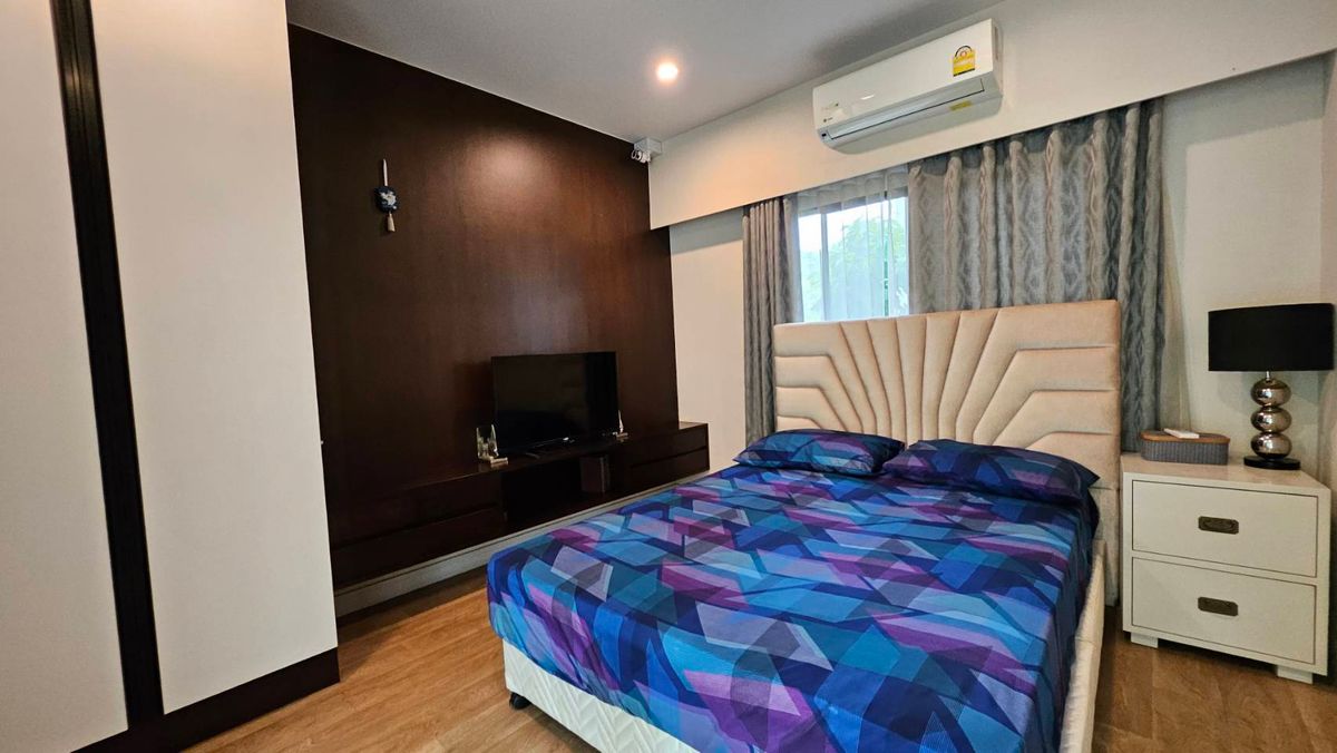 For RentHousePattanakan, Srinakarin : 🚩FOR RENT LUXURY HOUSE, a single house, very big corner 🔥 House number is already rich 🔥 Ready to stay - special price 🔥