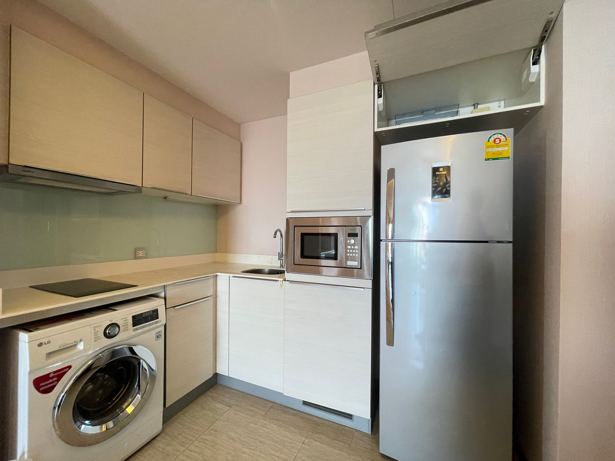 ขายคอนโดสุขุมวิท อโศก ทองหล่อ : หลุดจอง เอช สุขุมวิท 43 คอนโดมิเนียม 2 ห้องนอน ไซ์ใหญ่ ใจกลางพร้อมพงษ์ ห้องมุม วิวไม่ บล้อค เพียง 9.5 ล้าน 