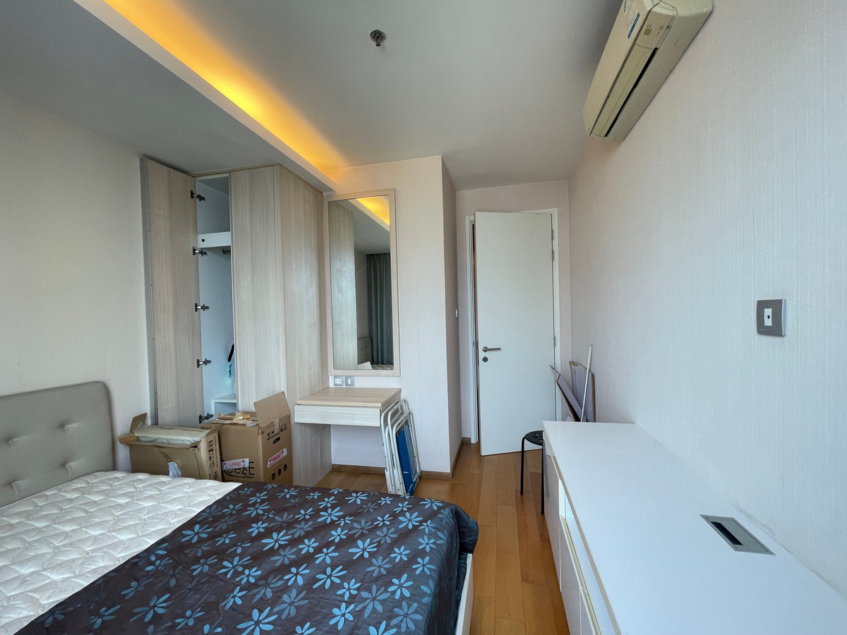 ขายคอนโดสุขุมวิท อโศก ทองหล่อ : หลุดจอง เอช สุขุมวิท 43 คอนโดมิเนียม 2 ห้องนอน ไซ์ใหญ่ ใจกลางพร้อมพงษ์ ห้องมุม วิวไม่ บล้อค เพียง 9.5 ล้าน 