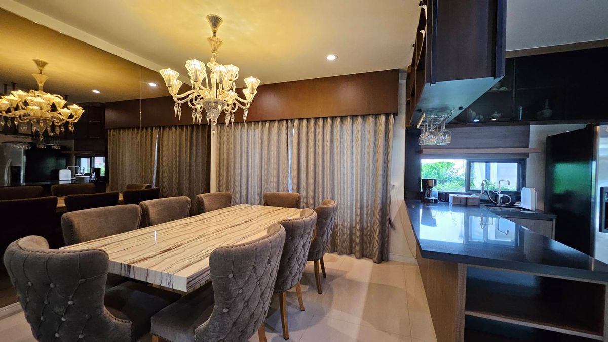 For RentHousePattanakan, Srinakarin : 🚩FOR RENT LUXURY HOUSE, a single house, very big corner 🔥 House number is already rich 🔥 Ready to stay - special price 🔥