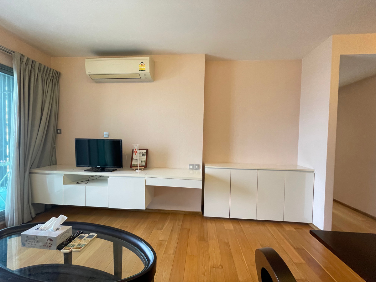 ขายคอนโดสุขุมวิท อโศก ทองหล่อ : หลุดจอง เอช สุขุมวิท 43 คอนโดมิเนียม 2 ห้องนอน ไซ์ใหญ่ ใจกลางพร้อมพงษ์ ห้องมุม วิวไม่ บล้อค เพียง 9.5 ล้าน 