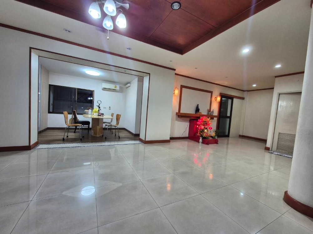 ขายบ้านรัชดา ห้วยขวาง : ขาย Townhome 3 ชั้นครึ่ง หมู่บ้านกลางเมือง2 ซอยสหการปะมูลเหม่งจ้าย (S03-1981)