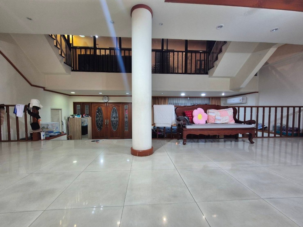 ขายบ้านรัชดา ห้วยขวาง : ขาย Townhome 3 ชั้นครึ่ง หมู่บ้านกลางเมือง2 ซอยสหการปะมูลเหม่งจ้าย (S03-1981)