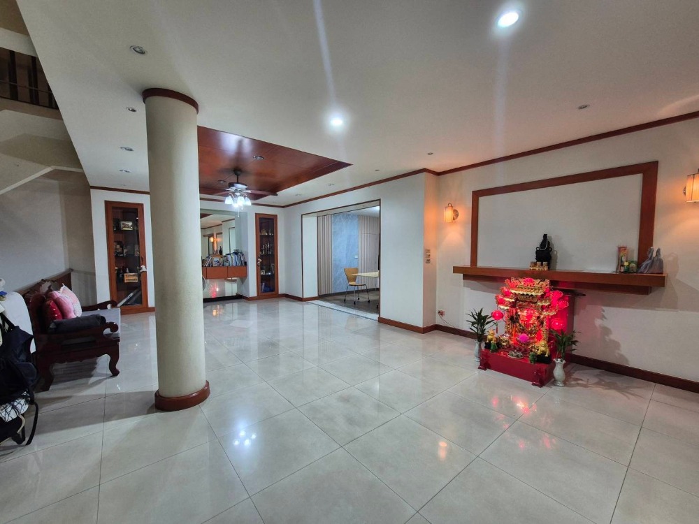 ขายบ้านรัชดา ห้วยขวาง : ขาย Townhome 3 ชั้นครึ่ง หมู่บ้านกลางเมือง2 ซอยสหการปะมูลเหม่งจ้าย (S03-1981)