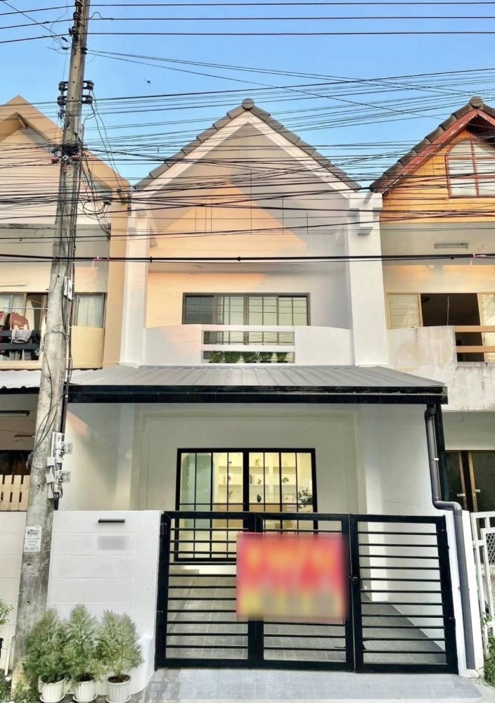 For SaleTownhomeChiang Mai : Townhouse Next to Lotus Hang Dong! Flood-Free,  Safe & Prime Location, Only 2 km from Central Airport Plaza