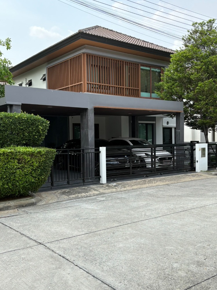 ขายบ้านสมุทรปราการ สำโรง : ขายบ้านเดี่ยว 2 ชั้น บนเนื้อที่ 62 ตรว. สไตล์ LUXURY UILLA หลังริม ตกแต่ง Built in ทั้งหลังพร้อมเฟอร์นิเจอร์ บนเนื้อที่ 62 ตรว. ในโครงการอาริยาโคโม่ พลีโน่ บางนา ใกล้มอเตอร์เวย์ และ MEGA บางนา  บางพลี จังหวัดสมุทรปราการ