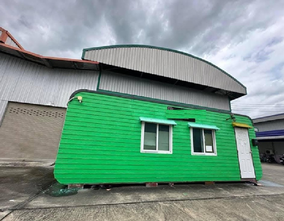 For RentWarehouseRama 2, Bang Khun Thian : For Rent for rent, warehouse with office in Soi Bang Krai, not deep into Soi Rama 2, 1000 square meters of warehouse / 40 -foot trailer, suitable for many businesses.