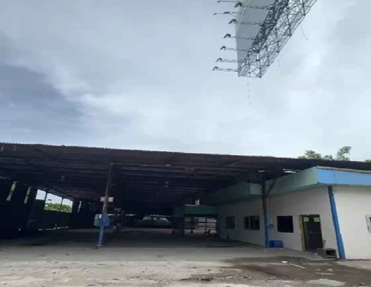 For RentWarehouseRama 2, Bang Khun Thian : For Rent for rent, warehouse with office in Soi Bang Krai, not deep into Soi Rama 2, 1000 square meters of warehouse / 40 -foot trailer, suitable for many businesses.