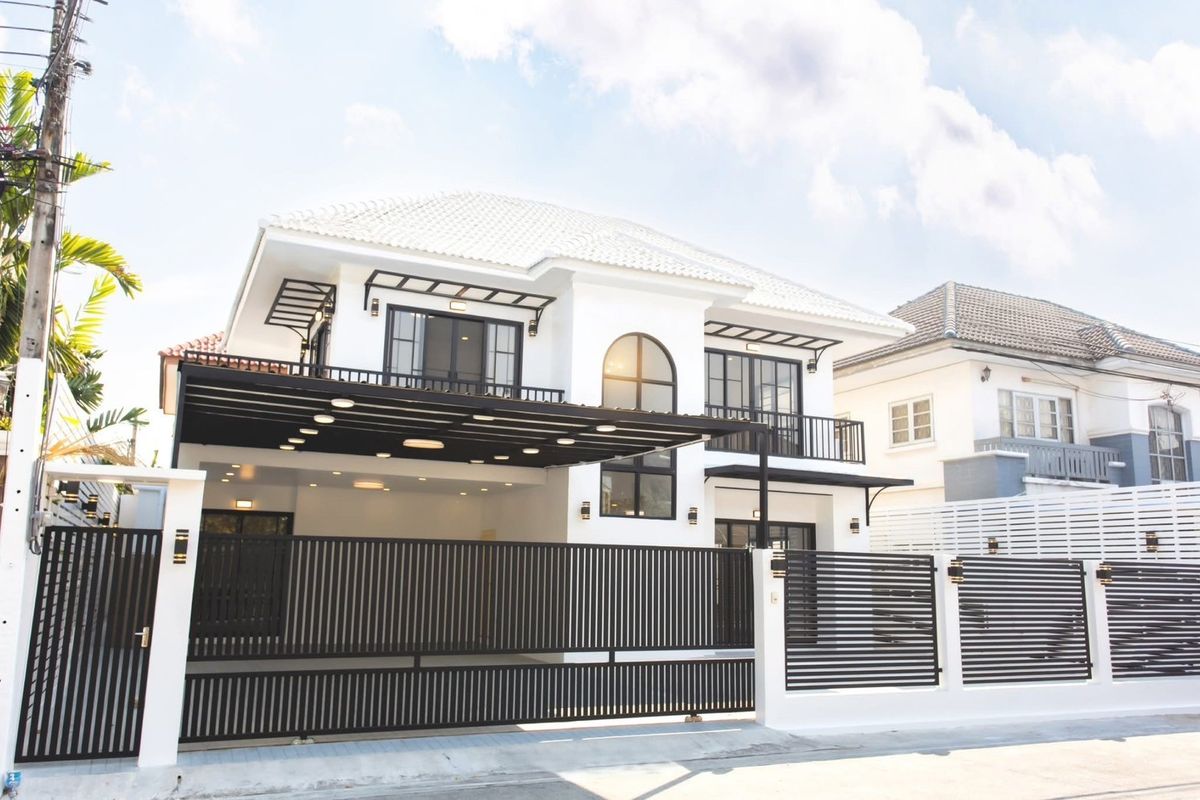 For SaleHouseRatchadapisek, Huaikwang, Suttisan : CB086📌 House for sale, Ratchada, 3 bedrooms 🚄MRT 📞O99-5919653,065-9423251