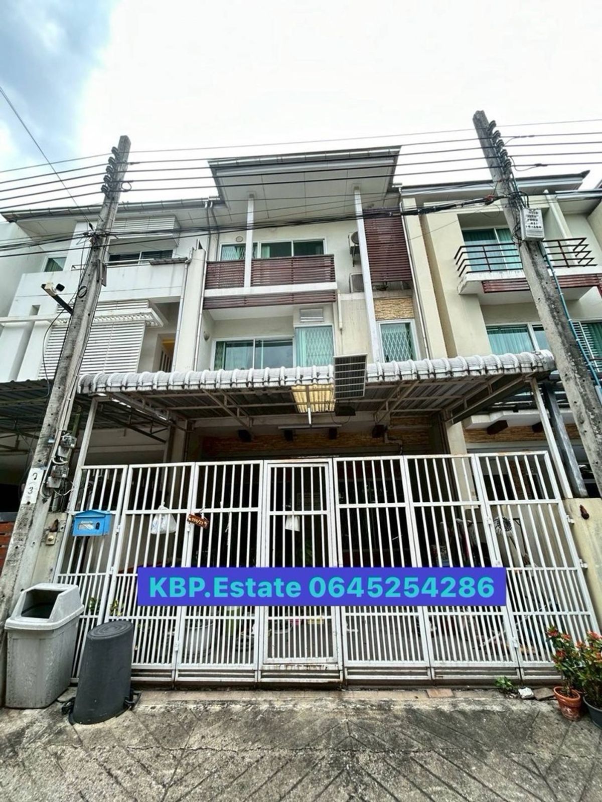 ขายทาวน์โฮมสาทร นราธิวาส : ขายทาวน์โฮมธนาพัฒน์ เฮ้าส์ สาทร - นราธิวาส  22.70ตร.วา  280 ตรม. 3ชั้น 4นอน 4น้ำ 3ที่จอดรถ ตำแหน่งสวยและเงียบสงบ