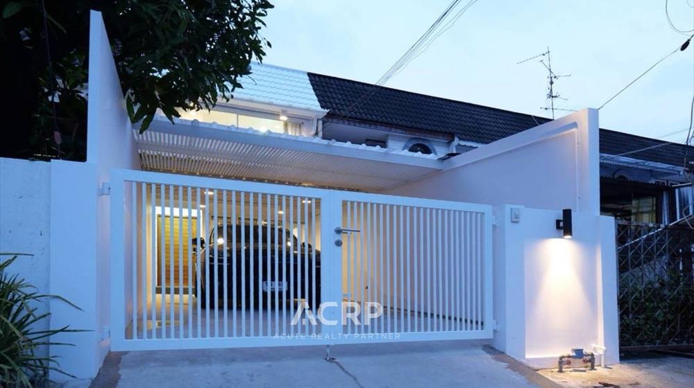 ขายทาวน์โฮมสุขุมวิท อโศก ทองหล่อ : NEW MINI LOFT TOWNHOME: PRIDI 42 – ขายพร้อมผู้เช่า ทำเล: หมู่บ้านคลองตันนิเวศน์