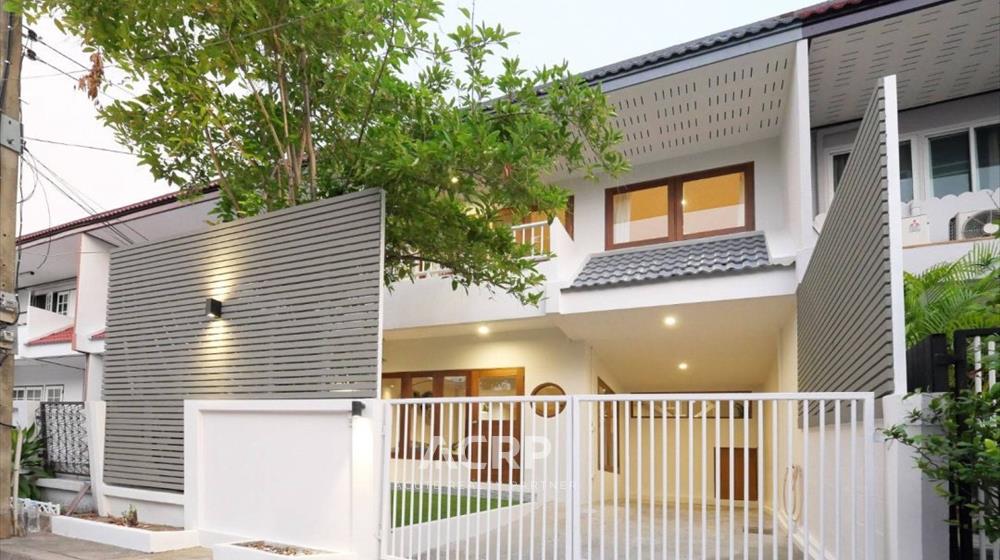 ขายทาวน์โฮมสุขุมวิท อโศก ทองหล่อ : ขาย Townhome พร้อมผู้เช่า ทำเล: หมู่บ้านคลองตันนิเวศน์ เพียง 8 นาทีถึงเอกมัย