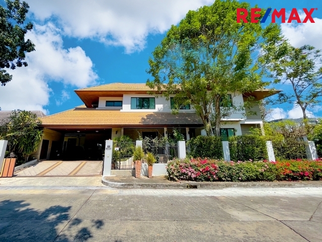 ขายบ้านนวมินทร์ รามอินทรา : บ้านเดี่ยวหรูปัญญา รามอินทรา P.1 (Panya Ramintra) ใกล้สนามกอล์ฟปัญญาอินทรา พื้นที่ 243 ตร.ว พร้อมสวนและบ่อปลาคาร์ฟ เป็นสถานที่พักผ่อนสุดพิเศษ