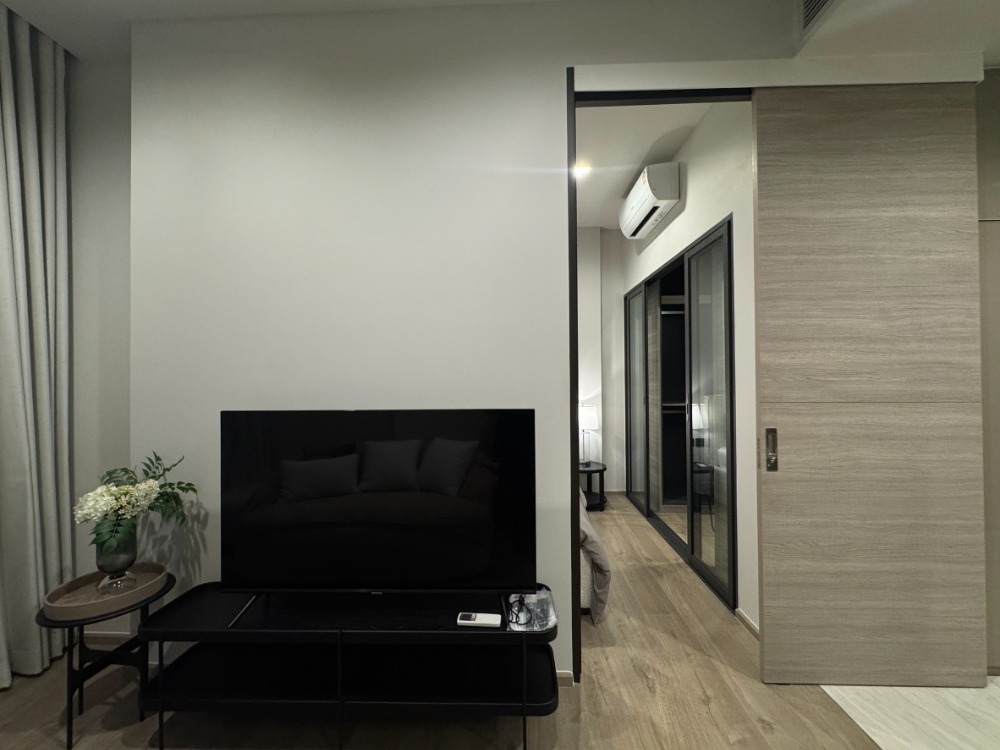 For RentCondoLadprao, Central Ladprao : 1 bedroom for rent. The Cresten Park is complete with high class.