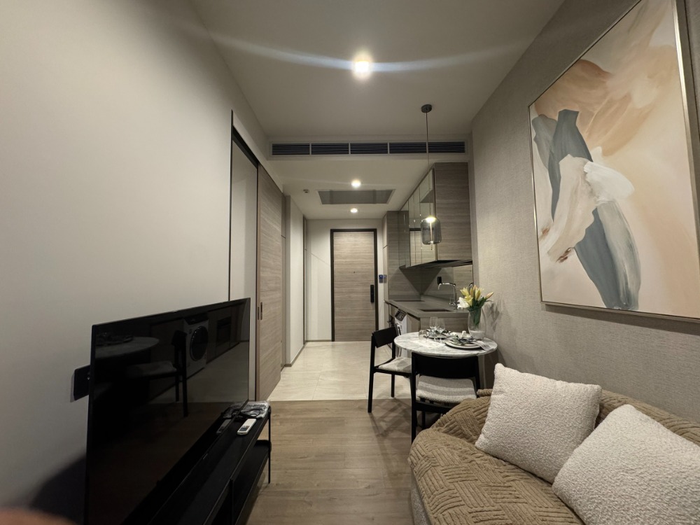 For RentCondoLadprao, Central Ladprao : 1 bedroom for rent. The Cresten Park is complete with high class.