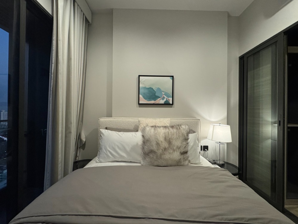 For RentCondoLadprao, Central Ladprao : 1 bedroom for rent. The Cresten Park is complete with high class.