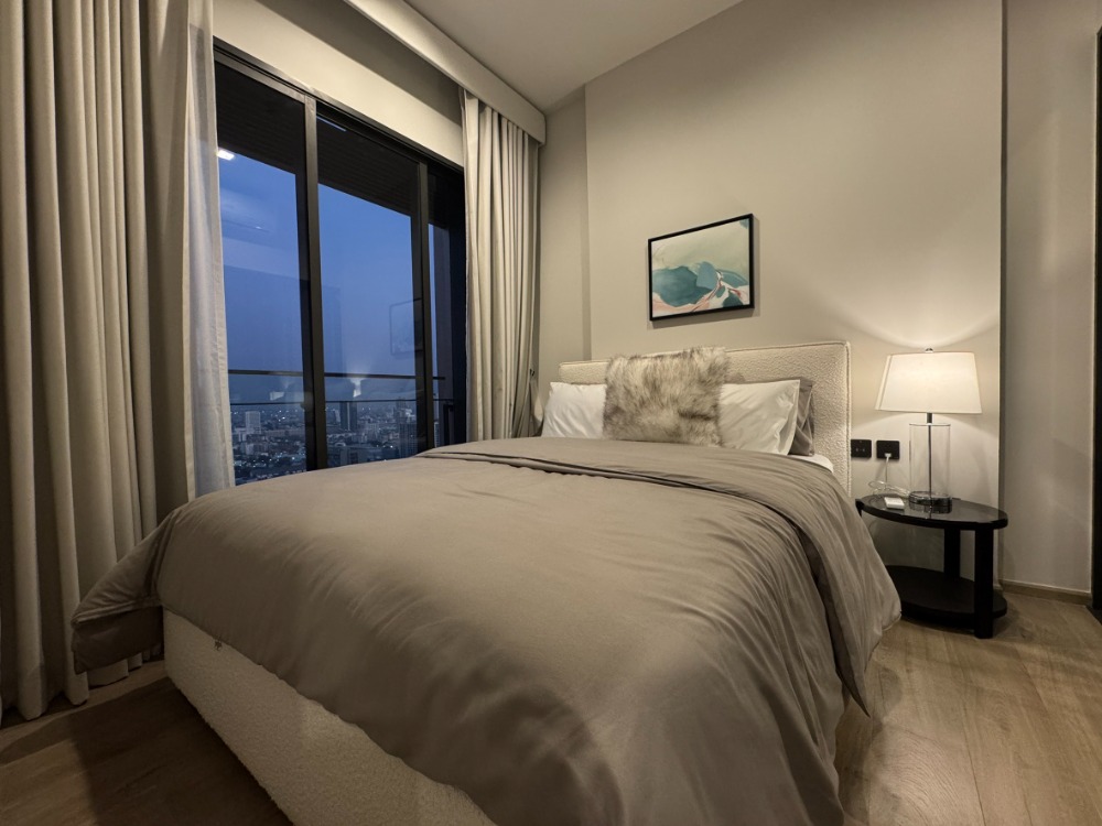 For RentCondoLadprao, Central Ladprao : 1 bedroom for rent. The Cresten Park is complete with high class.