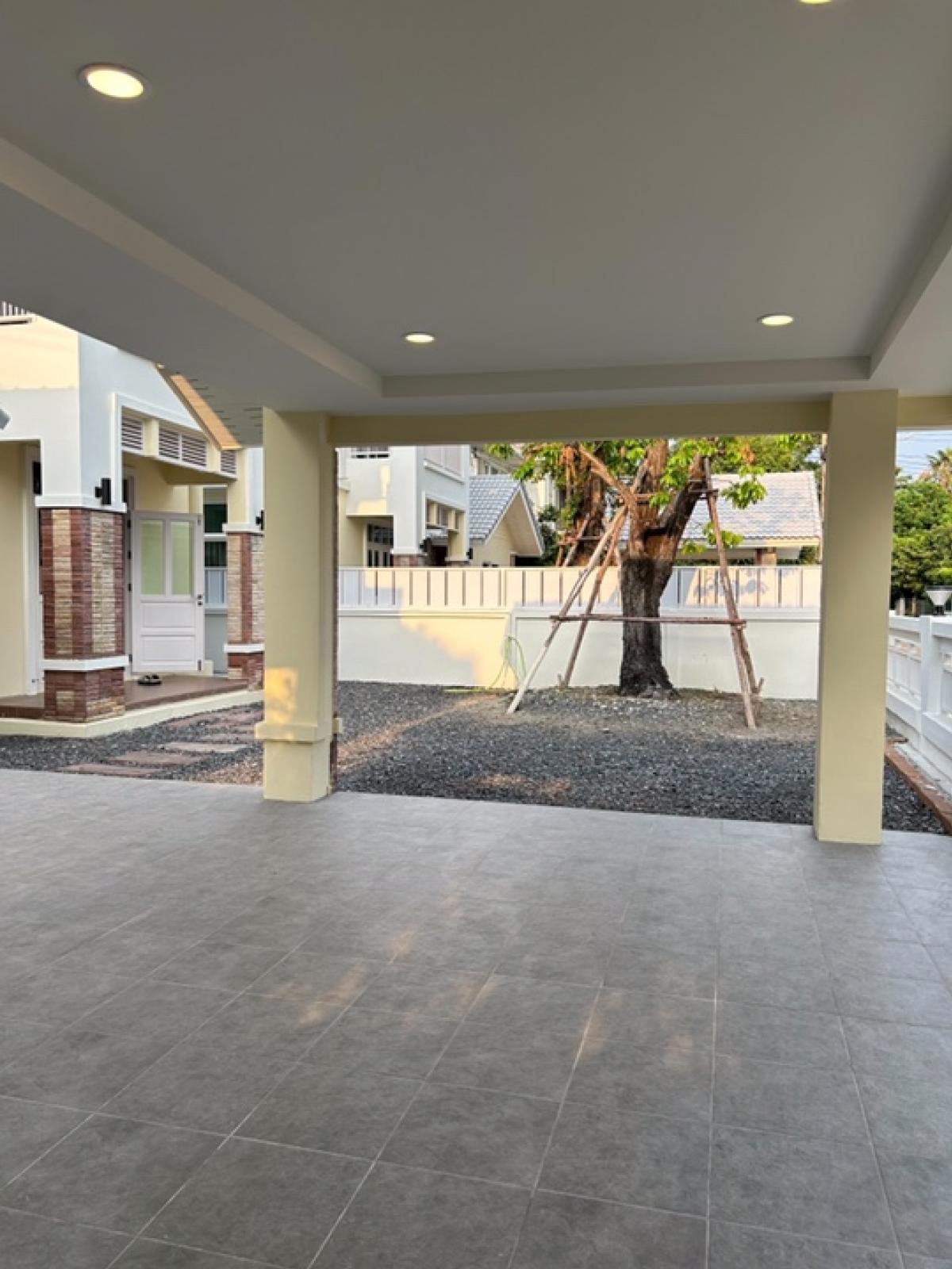 ให้เช่าบ้านมีนบุรี-ร่มเกล้า : ให้เช่าบ้านเดี่ยว2ชั้น 4ห้องนอน3ห้องน้ำ 1ห้องครัว ห้องนั่งเล่น ที่ตั้ง:รามคำแหง164 ใกล้ตลาด ศูนย์การค้า รถไฟฟ้าสายสีส้ม ใกล้โรงเรียนนานาชาติ 600เมตร