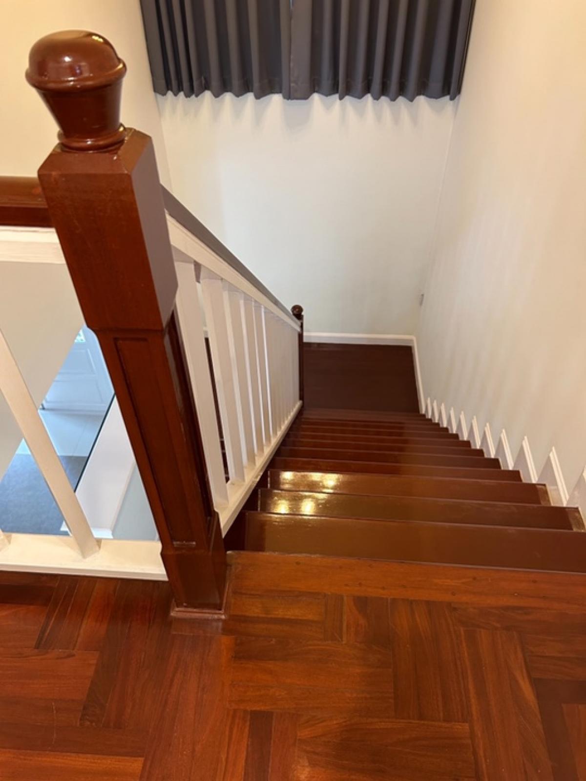 ให้เช่าบ้านมีนบุรี-ร่มเกล้า : ให้เช่าบ้านเดี่ยว2ชั้น 4ห้องนอน3ห้องน้ำ 1ห้องครัว ห้องนั่งเล่น ที่ตั้ง:รามคำแหง164 ใกล้ตลาด ศูนย์การค้า รถไฟฟ้าสายสีส้ม ใกล้โรงเรียนนานาชาติ 600เมตร