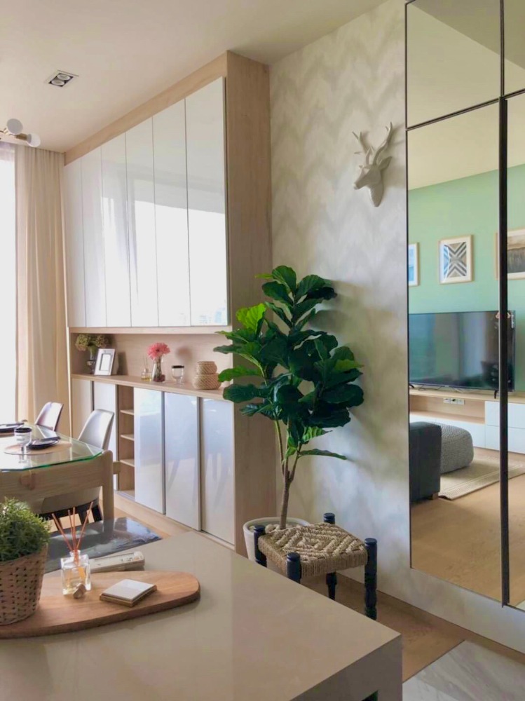 For RentCondoSilom, Saladaeng, Bangrak : Rent 1 bedroom, 1 bathroom, Sala Daeng, Saladaeng One, only 68,000 baht.