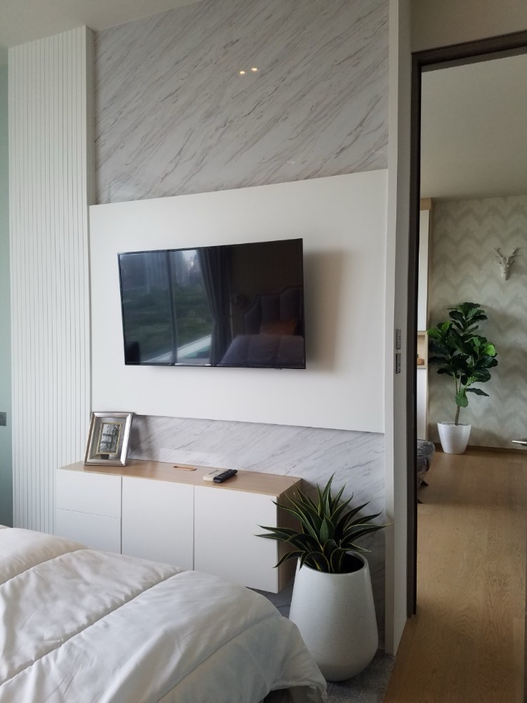 For RentCondoSilom, Saladaeng, Bangrak : Rent 1 bedroom, 1 bathroom, Sala Daeng, Saladaeng One, only 68,000 baht.