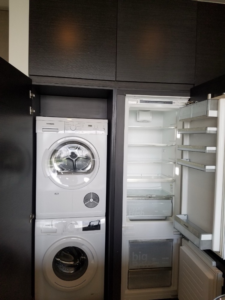 For RentCondoSilom, Saladaeng, Bangrak : Rent 1 bedroom, 1 bathroom, Sala Daeng, Saladaeng One, only 68,000 baht.