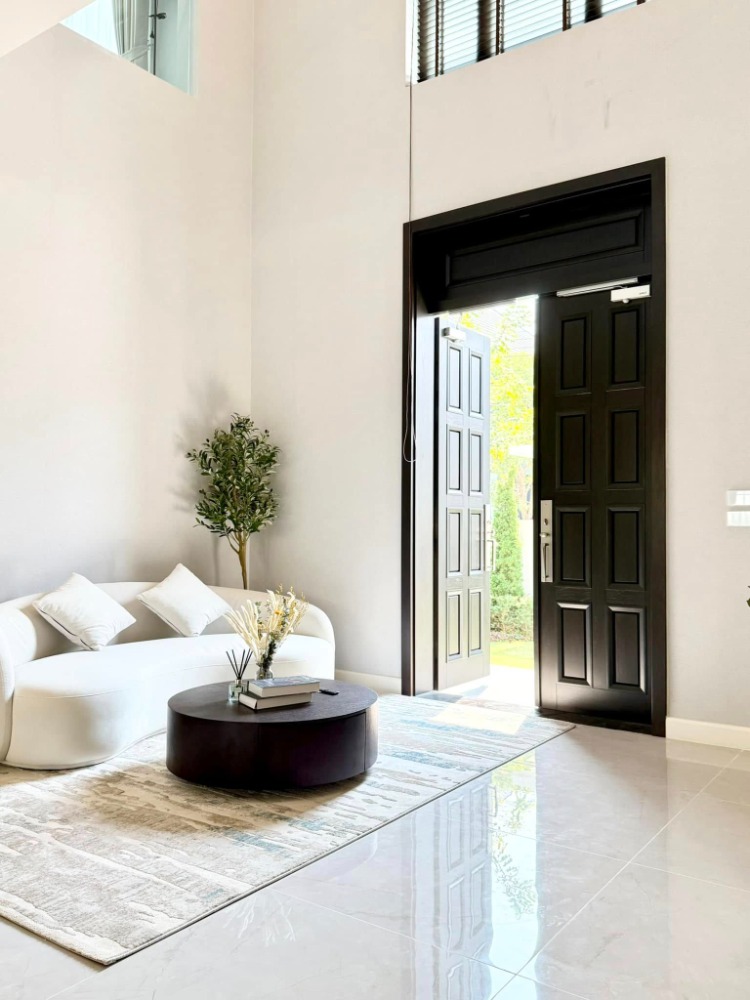 ให้เช่าบ้านบางนา แบริ่ง ลาซาล : Modern House in Bangna I THE CITY BANGNA 2