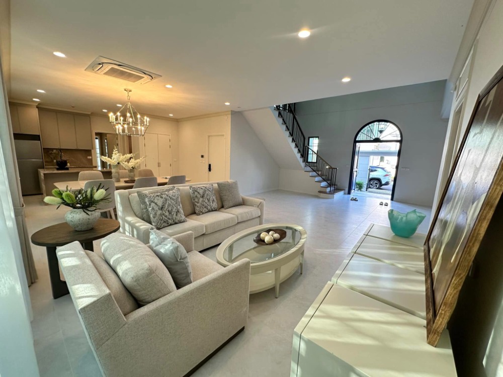 ให้เช่าบ้านพัฒนาการ ศรีนครินทร์ : For Rent!! Luxury house 5 bedroom in Rama 9, Bangkok