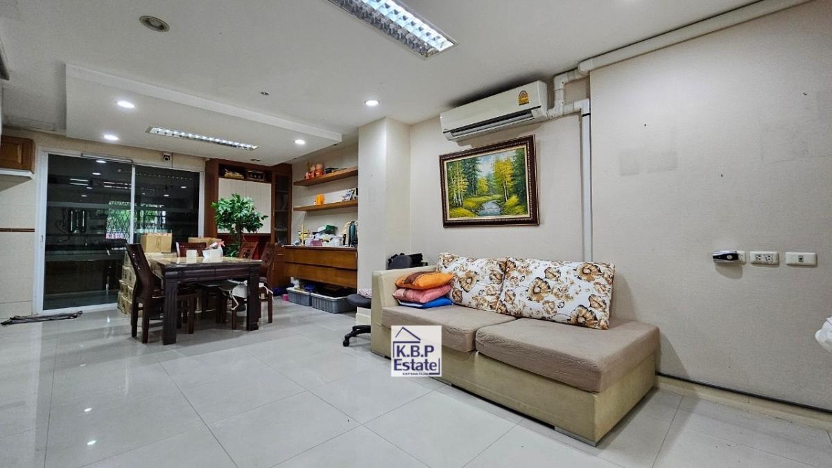 ขายทาวน์โฮมสาทร นราธิวาส : ขายทาวน์โฮมธนาพัฒน์ เฮ้าส์ สาทร - นราธิวาส  22.70ตร.วา  280 ตรม. 3ชั้น 4นอน 4น้ำ 3ที่จอดรถ ตำแหน่งสวยและเงียบสงบ