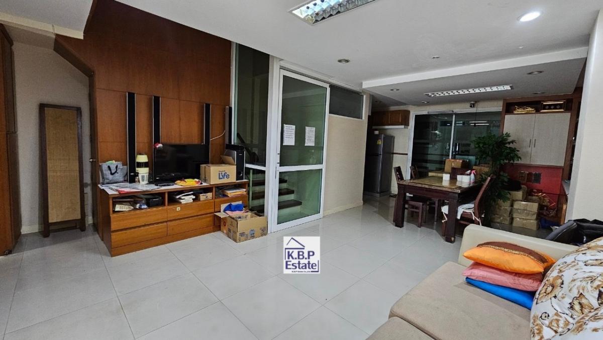 ขายทาวน์โฮมสาทร นราธิวาส : ขายทาวน์โฮมธนาพัฒน์ เฮ้าส์ สาทร - นราธิวาส  22.70ตร.วา  280 ตรม. 3ชั้น 4นอน 4น้ำ 3ที่จอดรถ ตำแหน่งสวยและเงียบสงบ