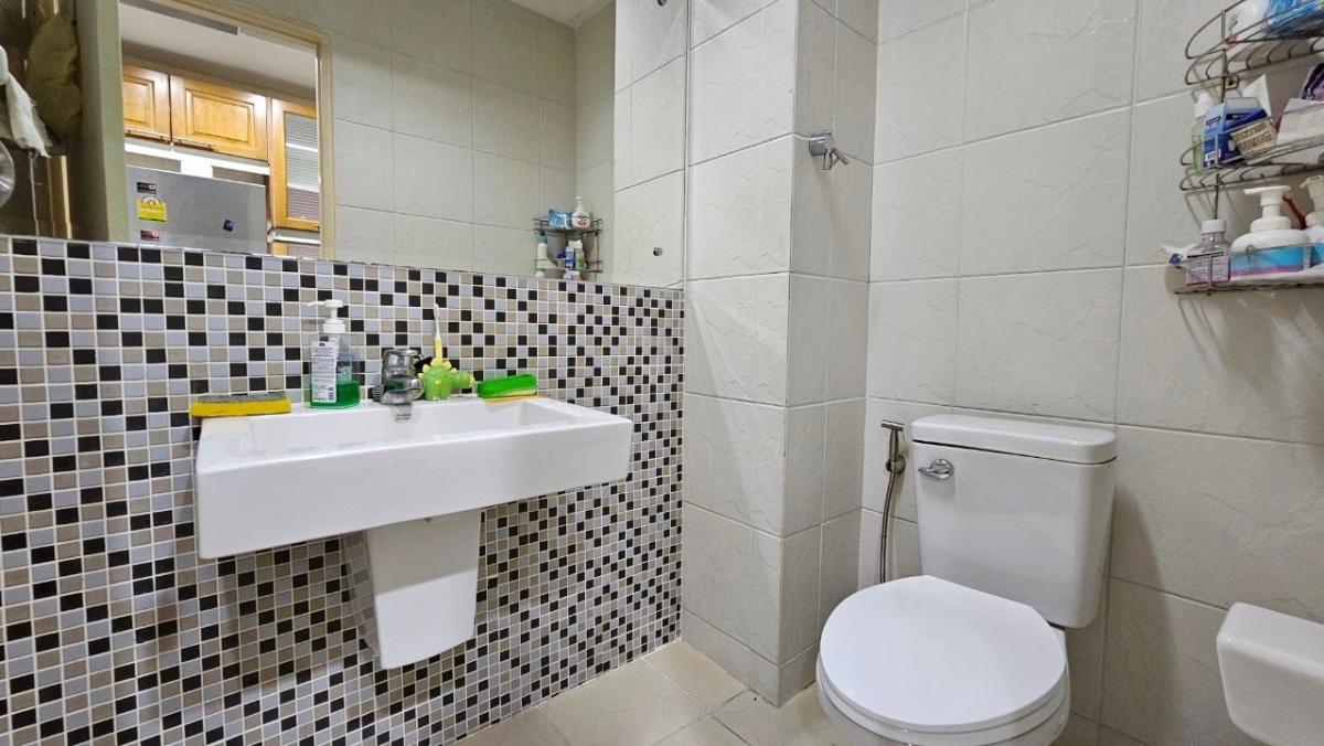 ขายทาวน์โฮมสาทร นราธิวาส : ขายทาวน์โฮมธนาพัฒน์ เฮ้าส์ สาทร - นราธิวาส  22.70ตร.วา  280 ตรม. 3ชั้น 4นอน 4น้ำ 3ที่จอดรถ ตำแหน่งสวยและเงียบสงบ