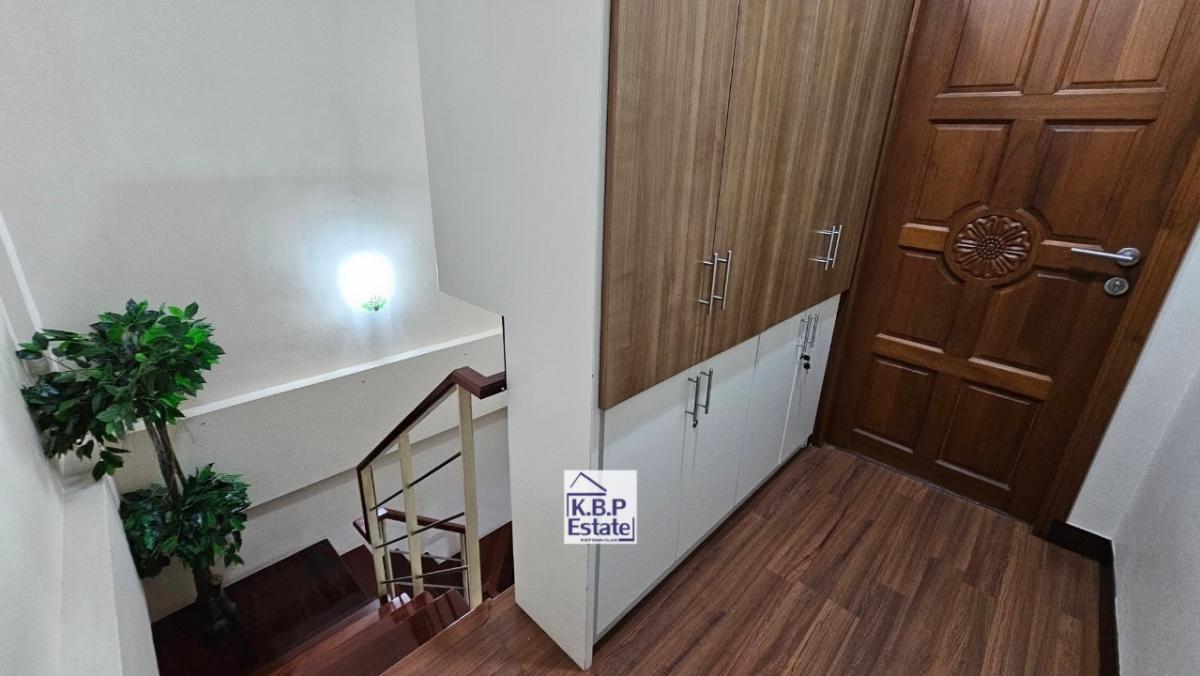 ขายทาวน์โฮมสาทร นราธิวาส : ขายทาวน์โฮมธนาพัฒน์ เฮ้าส์ สาทร - นราธิวาส  22.70ตร.วา  280 ตรม. 3ชั้น 4นอน 4น้ำ 3ที่จอดรถ ตำแหน่งสวยและเงียบสงบ