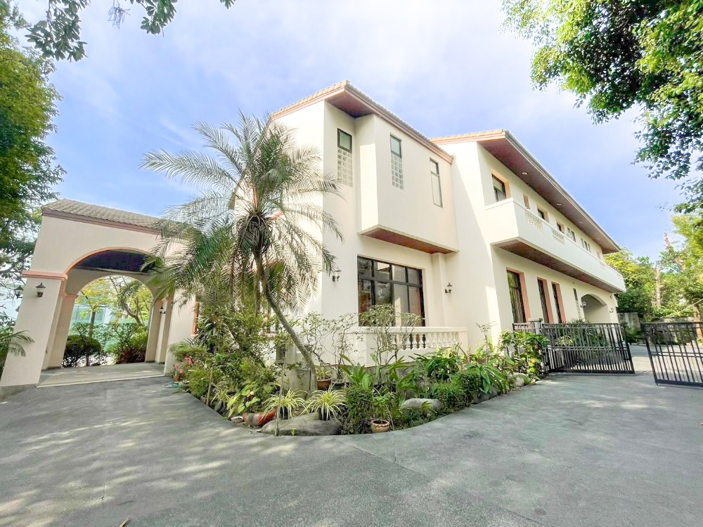 For RentHouseNonthaburi, Bang Yai, Bangbuathong : H0605📌 For Rent and Sell 🏢 Detached House Nichda Park, 6 Bedrooms, 🧹MAID &#039; S room Housewife's room: 1🚄 Near Central Chaengwattana 📞O99-5919653,065-9423251