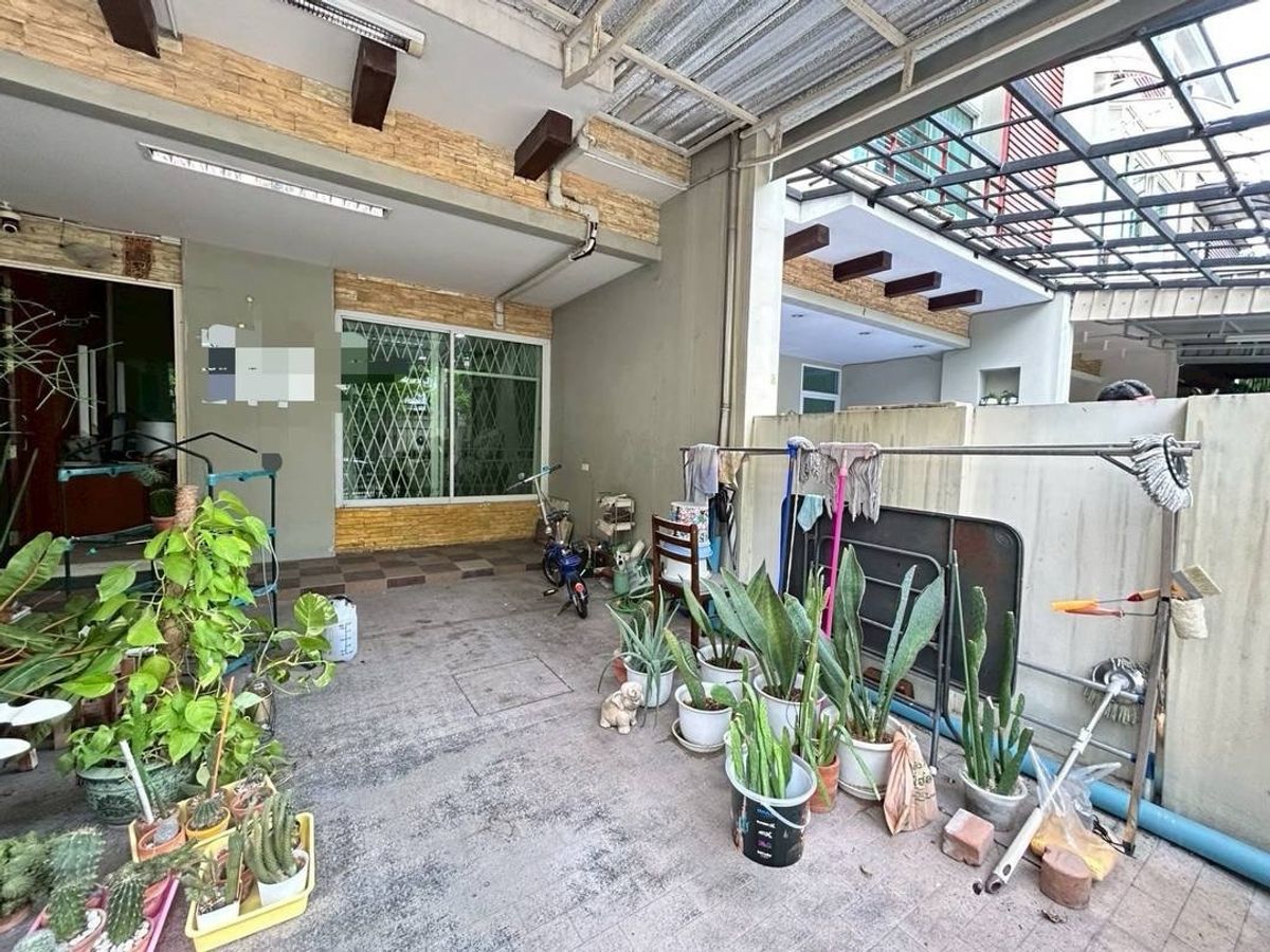 ขายทาวน์โฮมสาทร นราธิวาส : ขายทาวน์โฮมธนาพัฒน์ เฮ้าส์ สาทร - นราธิวาส  22.70ตร.วา  280 ตรม. 3ชั้น 4นอน 4น้ำ 3ที่จอดรถ ตำแหน่งสวยและเงียบสงบ