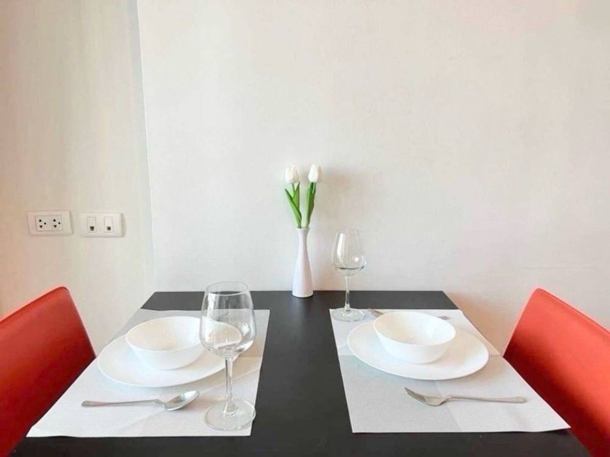 ขายคอนโดพัฒนาการ ศรีนครินทร์ : 🚨 เจ้าของขายเอง! ห้องชั้นสูง วิวโล่ง โปร่งสบาย Lumpini Place ศรีนครินทร์–หัวหมาก ใกล้ MRT หัวหมาก เพียง 200 ม. และ Airport Link หัวหมาก 350 ม. 