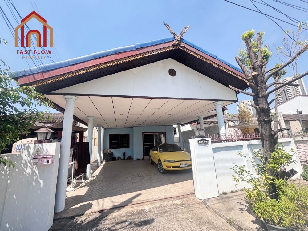 ขายบ้านแจ้งวัฒนะ เมืองทอง : ขาย บ้านเดี่ยว เมืองทองธานี - แจ้งวัฒนะ เดินทางสะดวก ใกล้จุดขึ้น- ลง ทางด่วน ศรีรัช และ รถไฟฟ้าสายสีชมพู บ้าน 2 หลัง บนเนื้อที่ 100 ตรว. สามารถแยกขายได้ แปลงละ 50 ตรว.