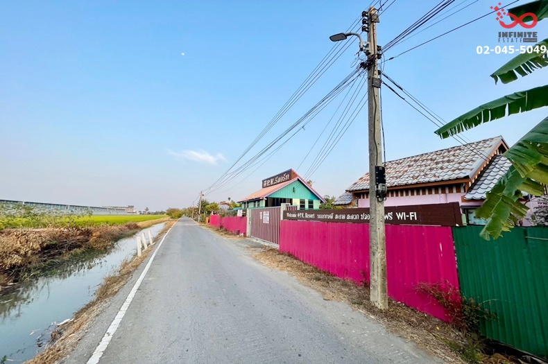 For SaleLandPathum Thani,Rangsit, Thammasat : Land for sale with resort 285 square wah @PK Resort Soi 4, Pathum Thani-Bang Len Road