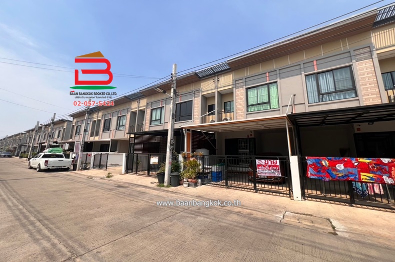 For SaleTownhomeSamut Prakan,Samrong : Townhouse, Brito Town Thepharak-Bang Phli Project, area 18.4 sq.w., Soi Bang Phli Phatthana, Thepharak Road, Km. 23, Bang Pang Subdistrict, Bang Bo District, Samut Prakan Province